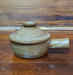 Terracotta Stoneware Pot/lid