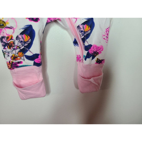 Ainibabe Floral Baby Romper Size 66. Looks 3-6 Months. Mits & Footed Double Zip