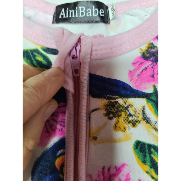 Ainibabe Floral Baby Romper Size 66. Looks 3-6 Months. Mits & Footed Double Zip